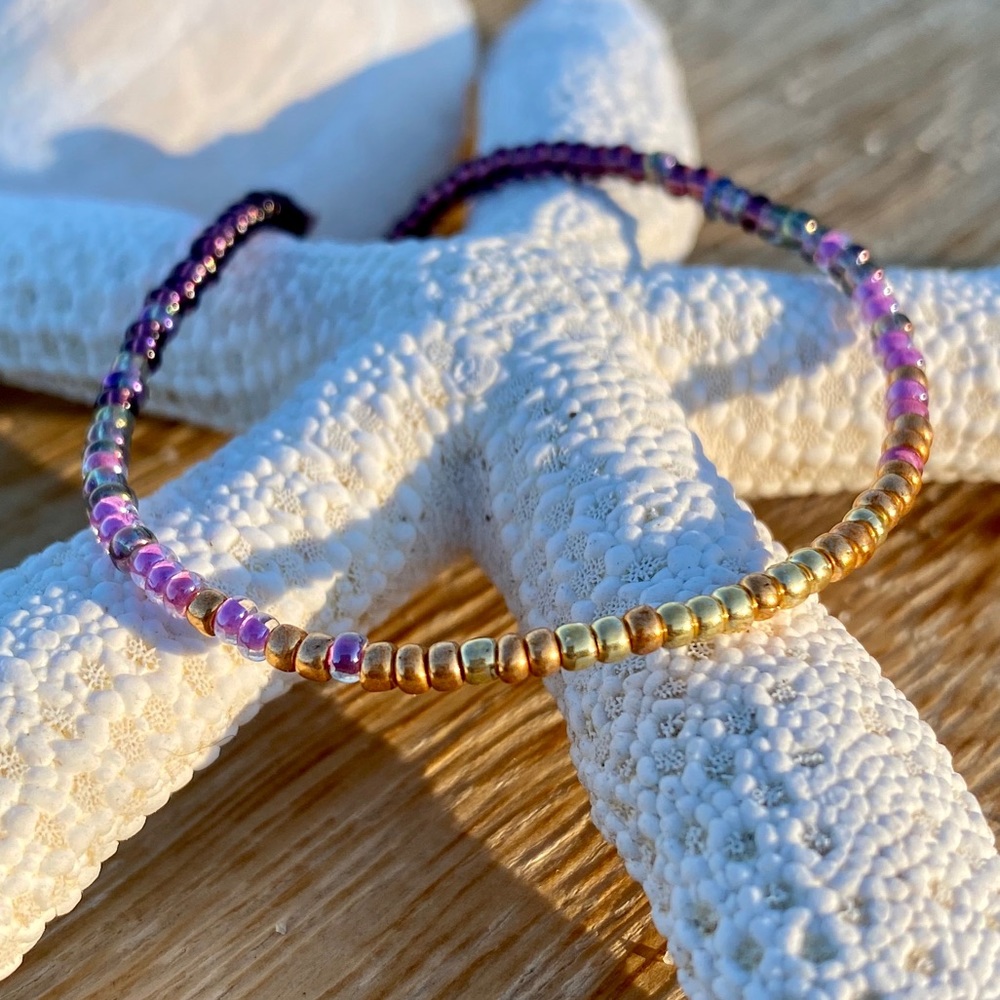Beaded ombré bracelet on silk thread